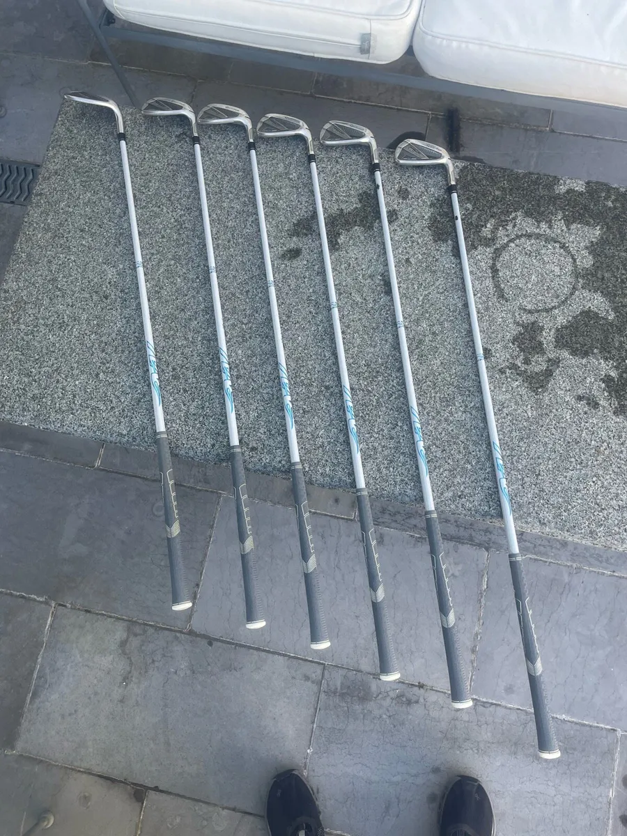 Ladies Taylormade golf Irons - Image 1