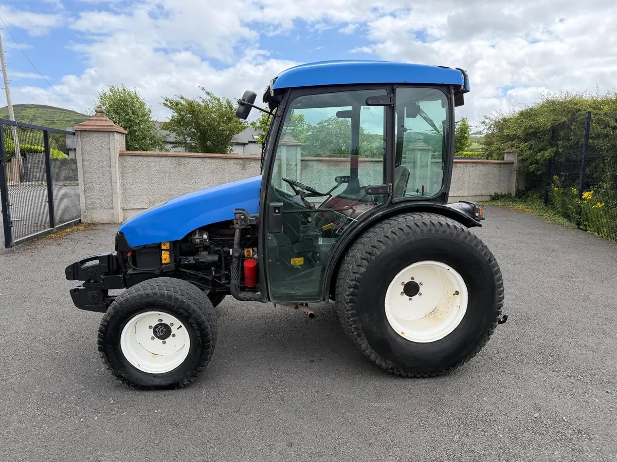 New Holland TCE 50 4x4 - Image 3