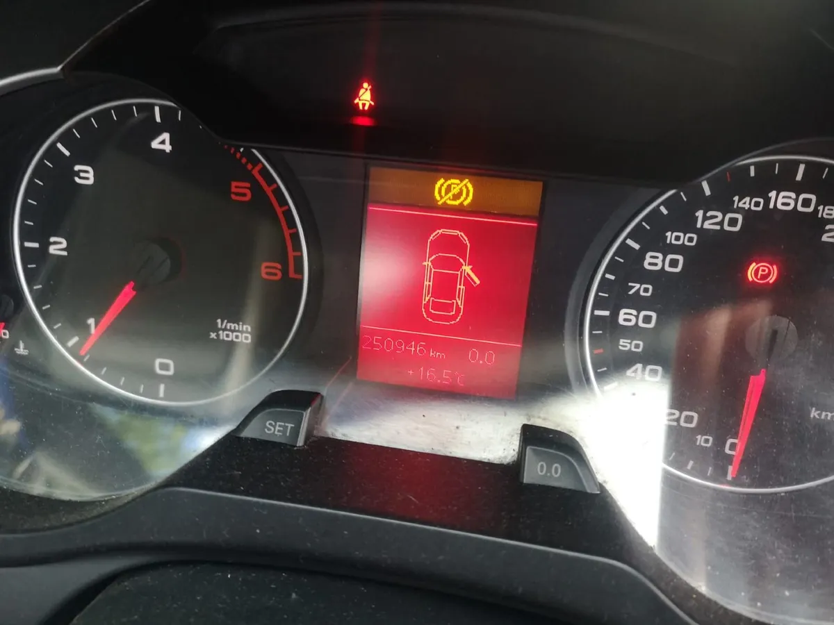 car - Image 4