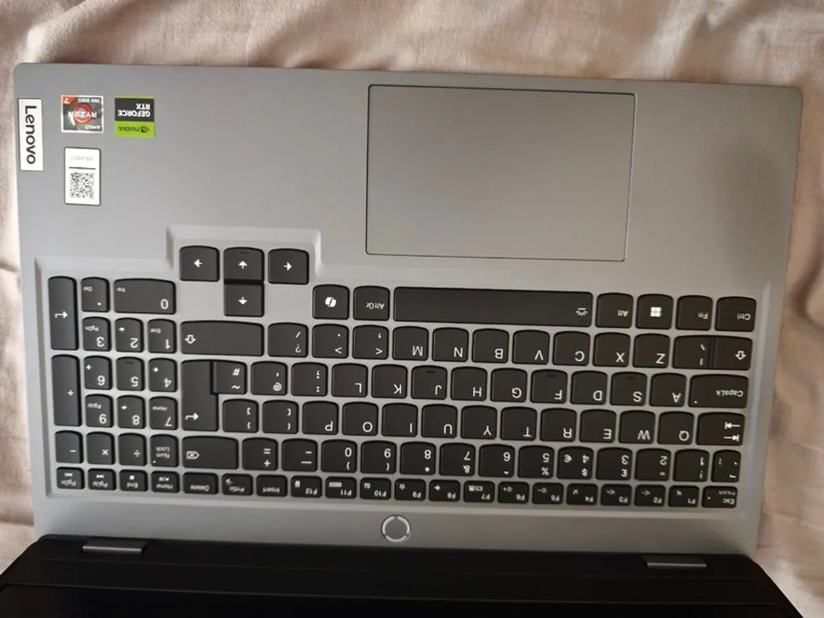 Lenovo LOQ 15" Gaming Laptop | Ryzen 7 7435HS | 24GB RAM | 512GB SSD | RTX 4060 | Mint Condition / Boxed - Image 4