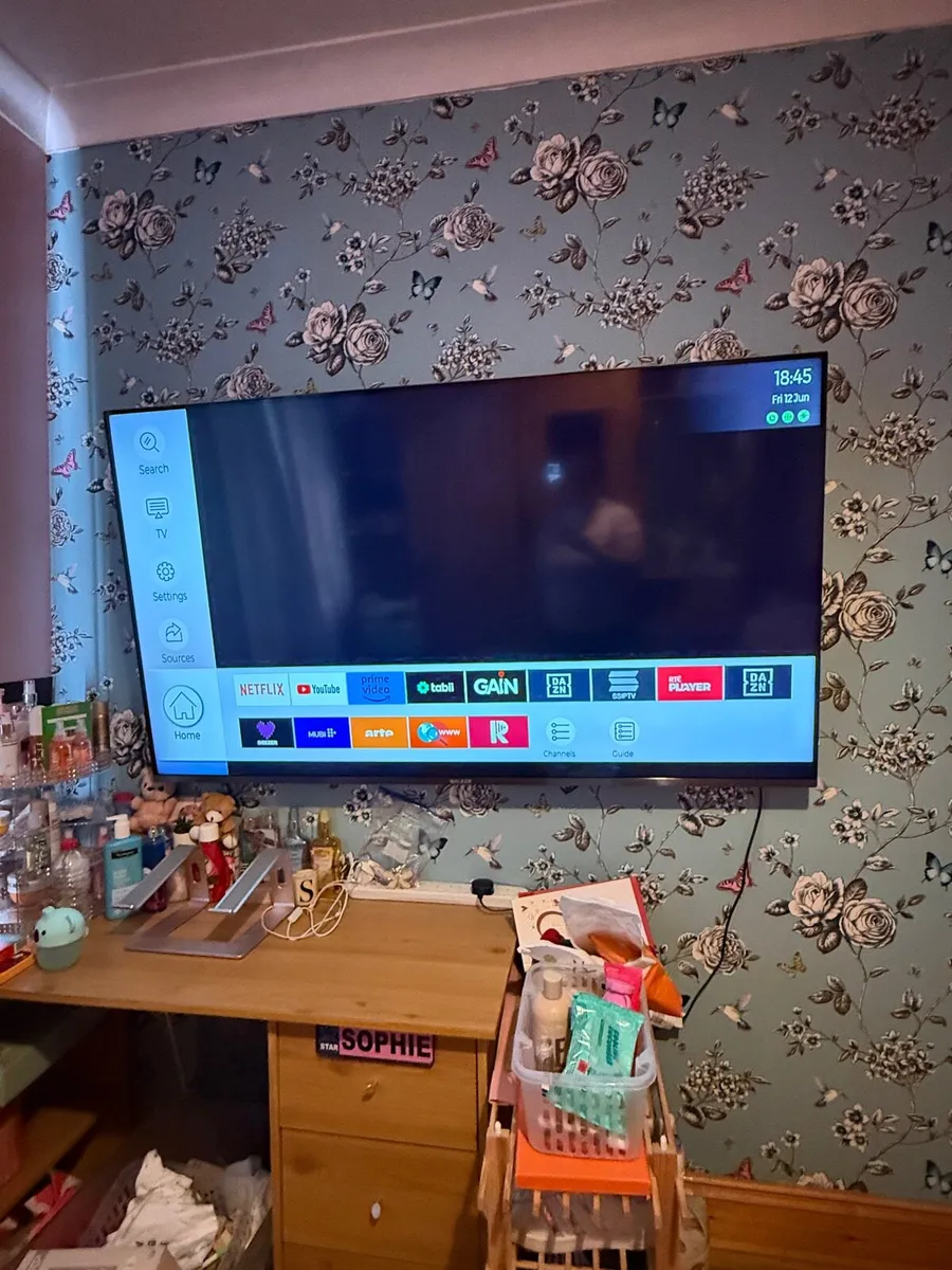 65” Walker 4K Smart TV (WP4K65231BRD)+Wall Bracket - Image 3