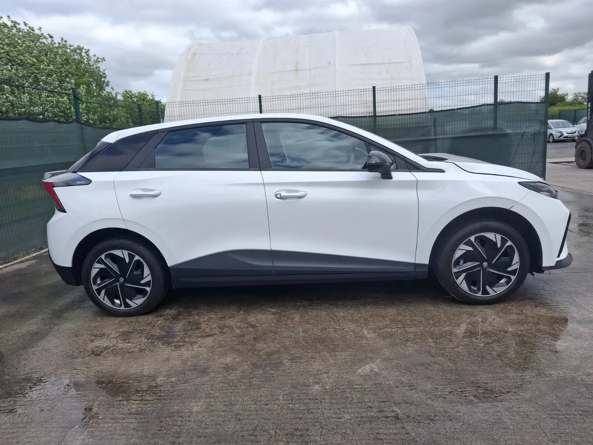232 MG4 Excite  Ev  Automatic  51kwh - Image 2
