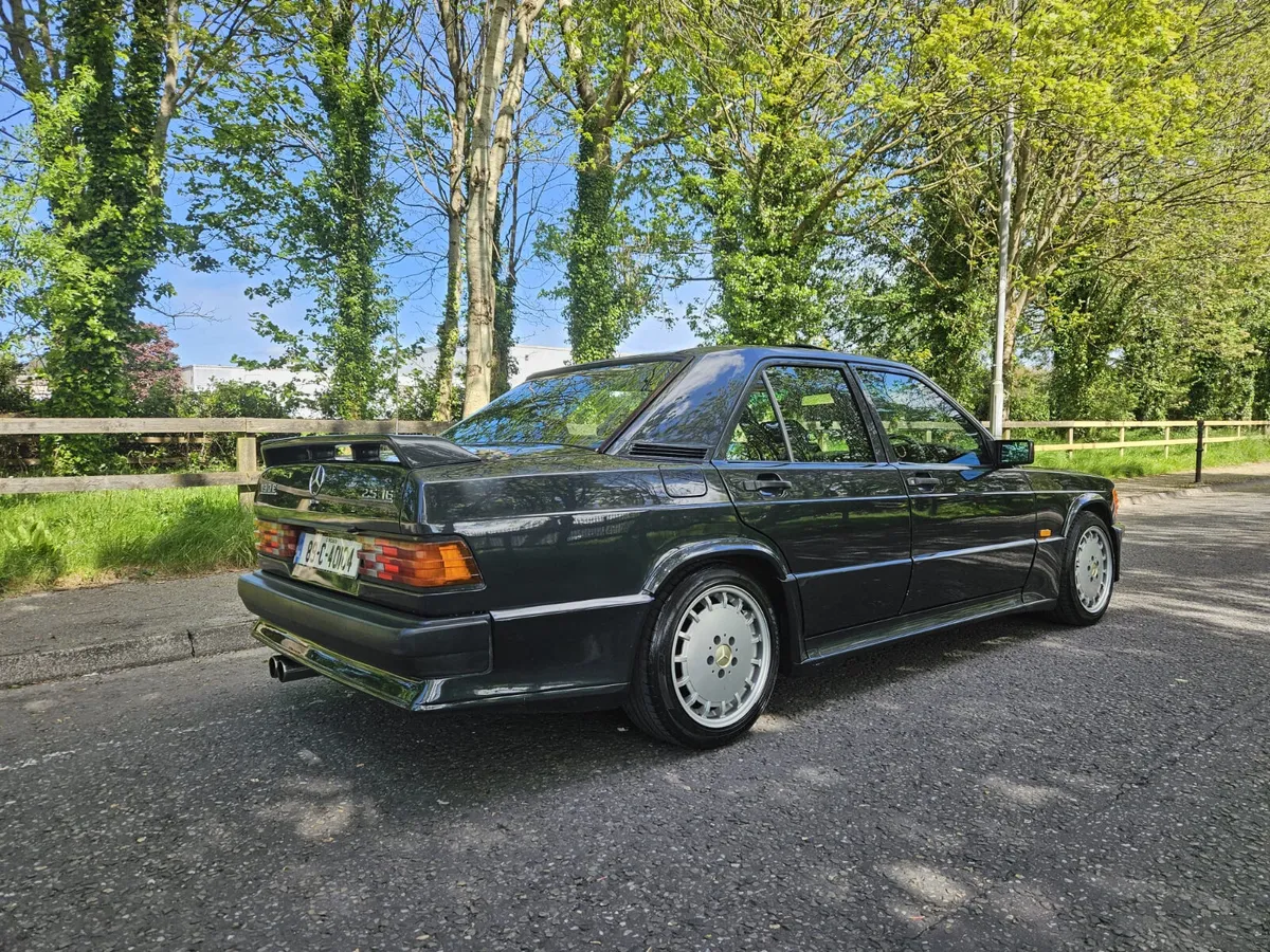 Mercedes 190 e Cosworth - Image 2