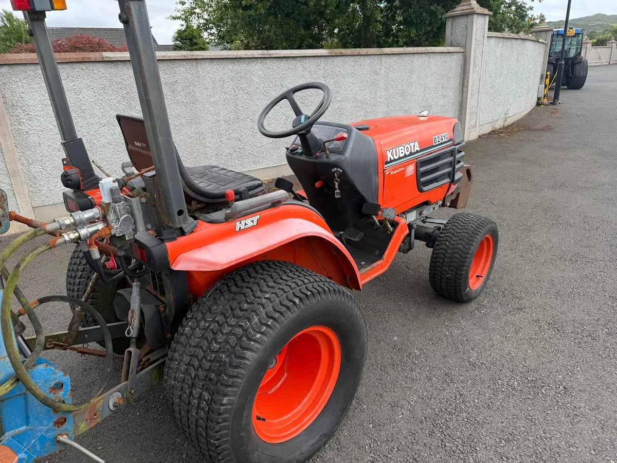 Kubota B2410 4x4 Tractor - Image 3