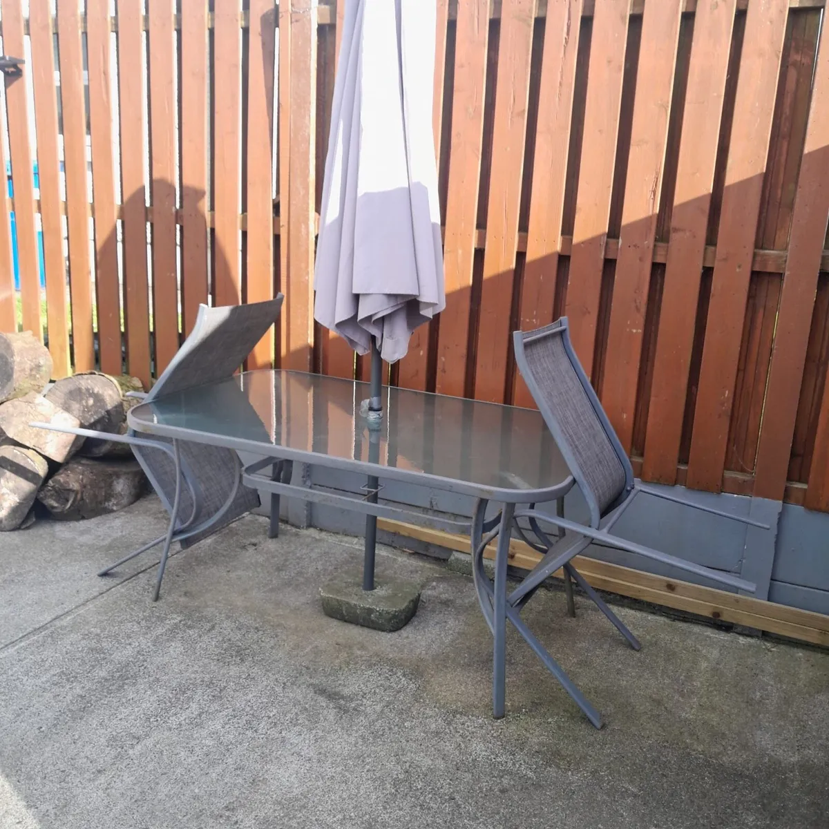 Garden table and chairs - Image 1