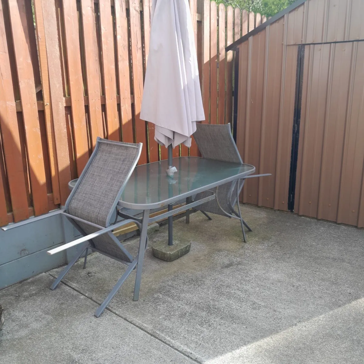 Garden table and chairs - Image 3