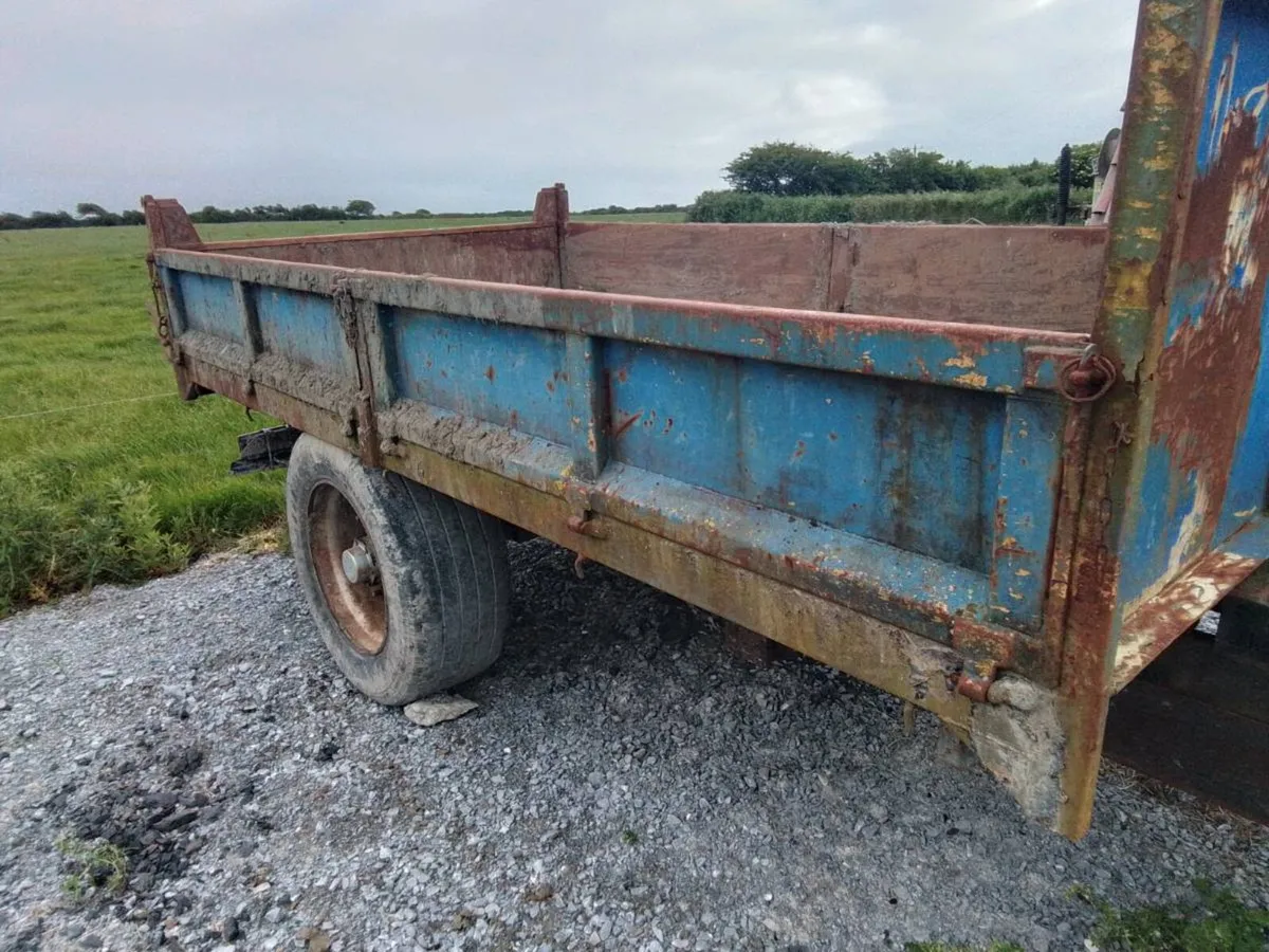 Trailer - Image 1