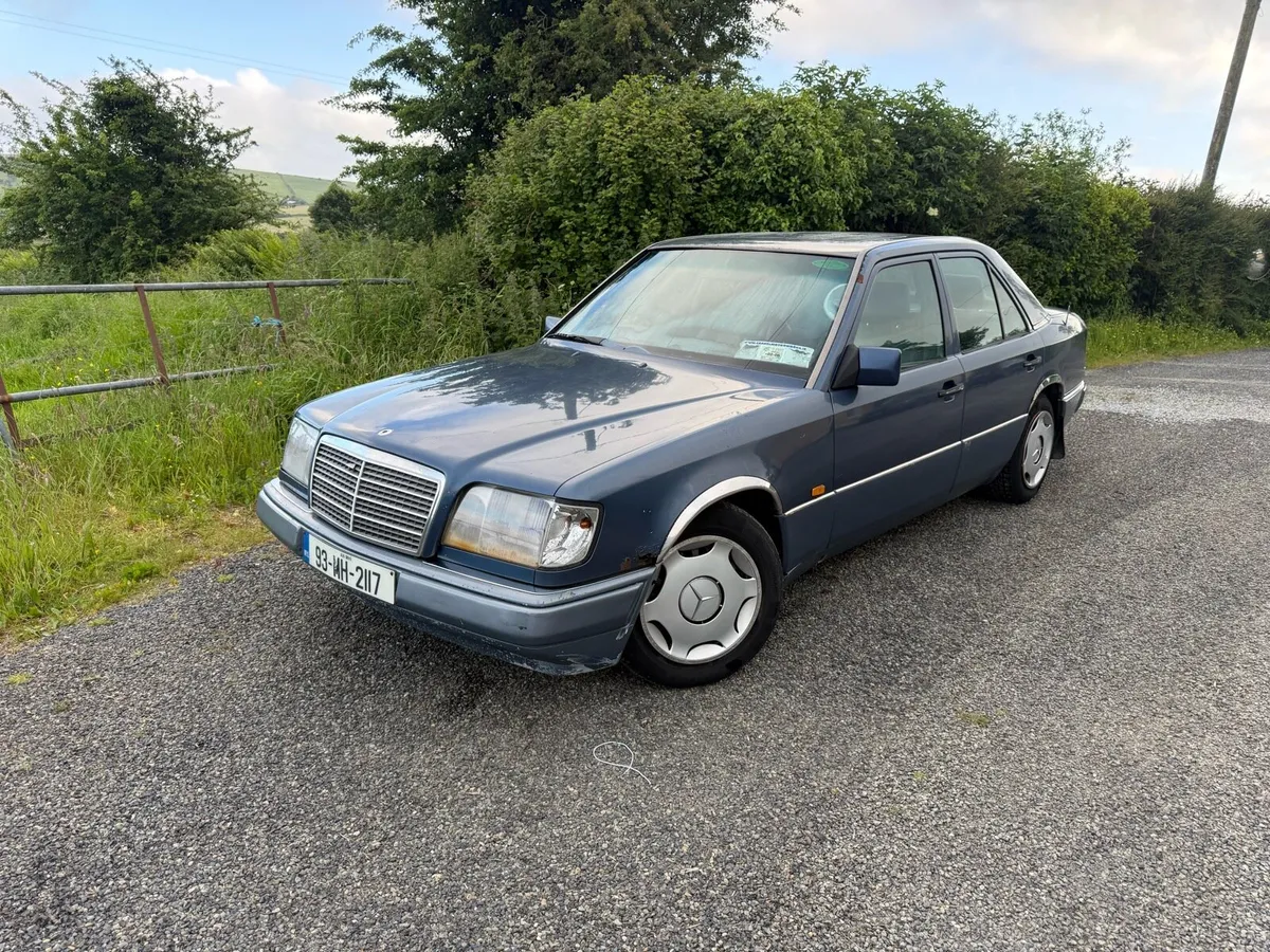 Mercedes e 220 d - Image 1