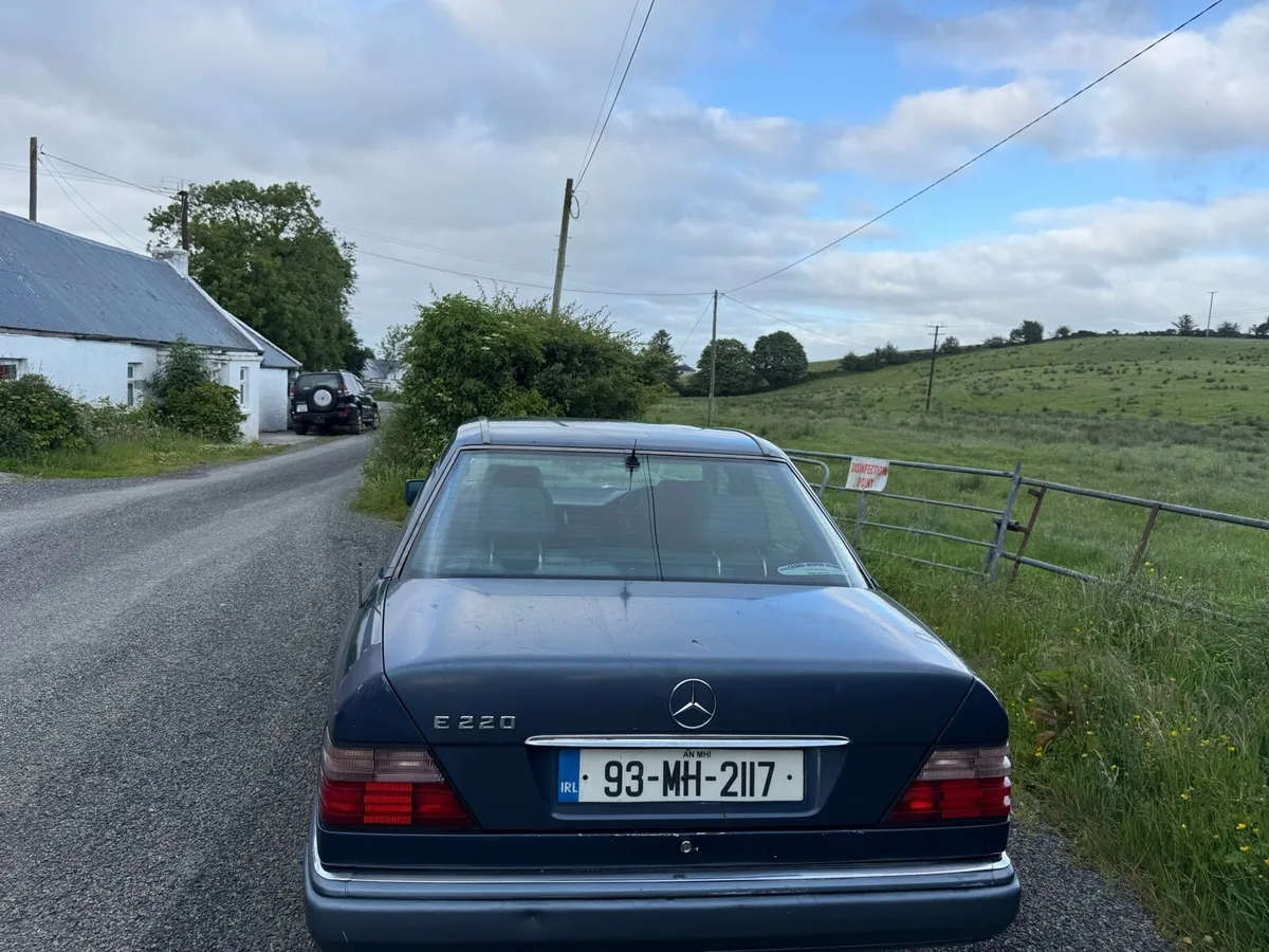 Mercedes e 220 d - Image 2