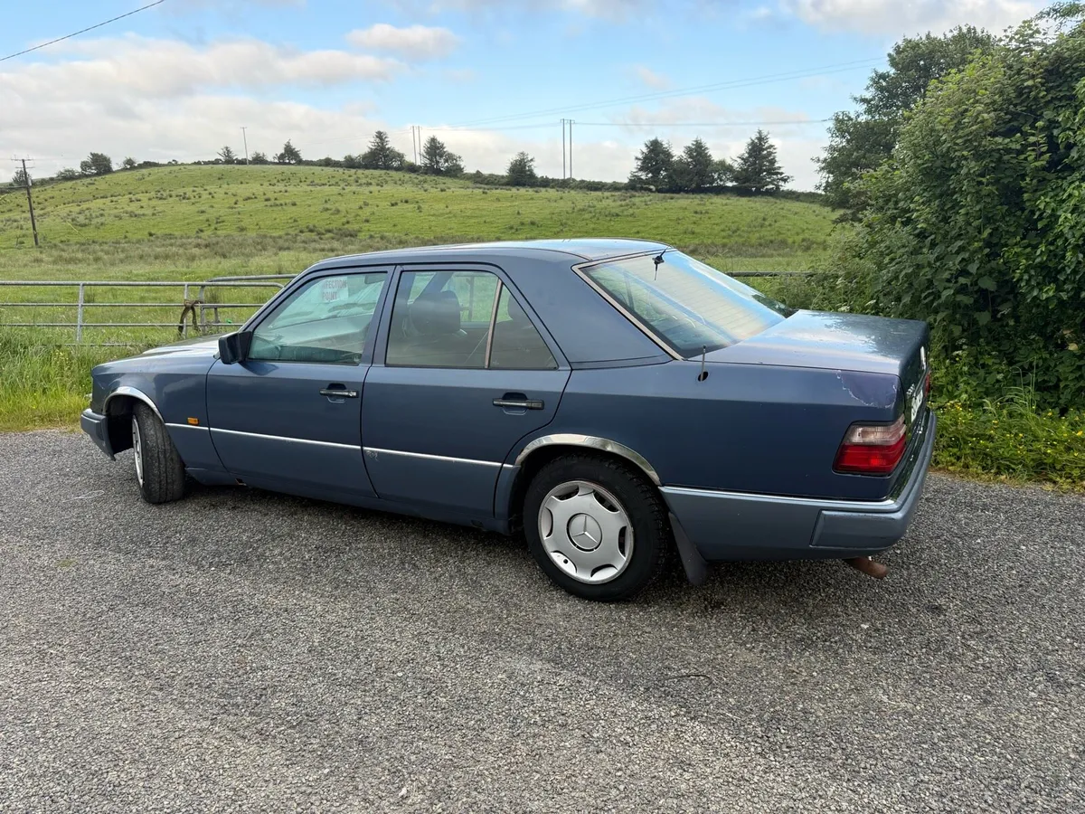 Mercedes e 220 d - Image 3