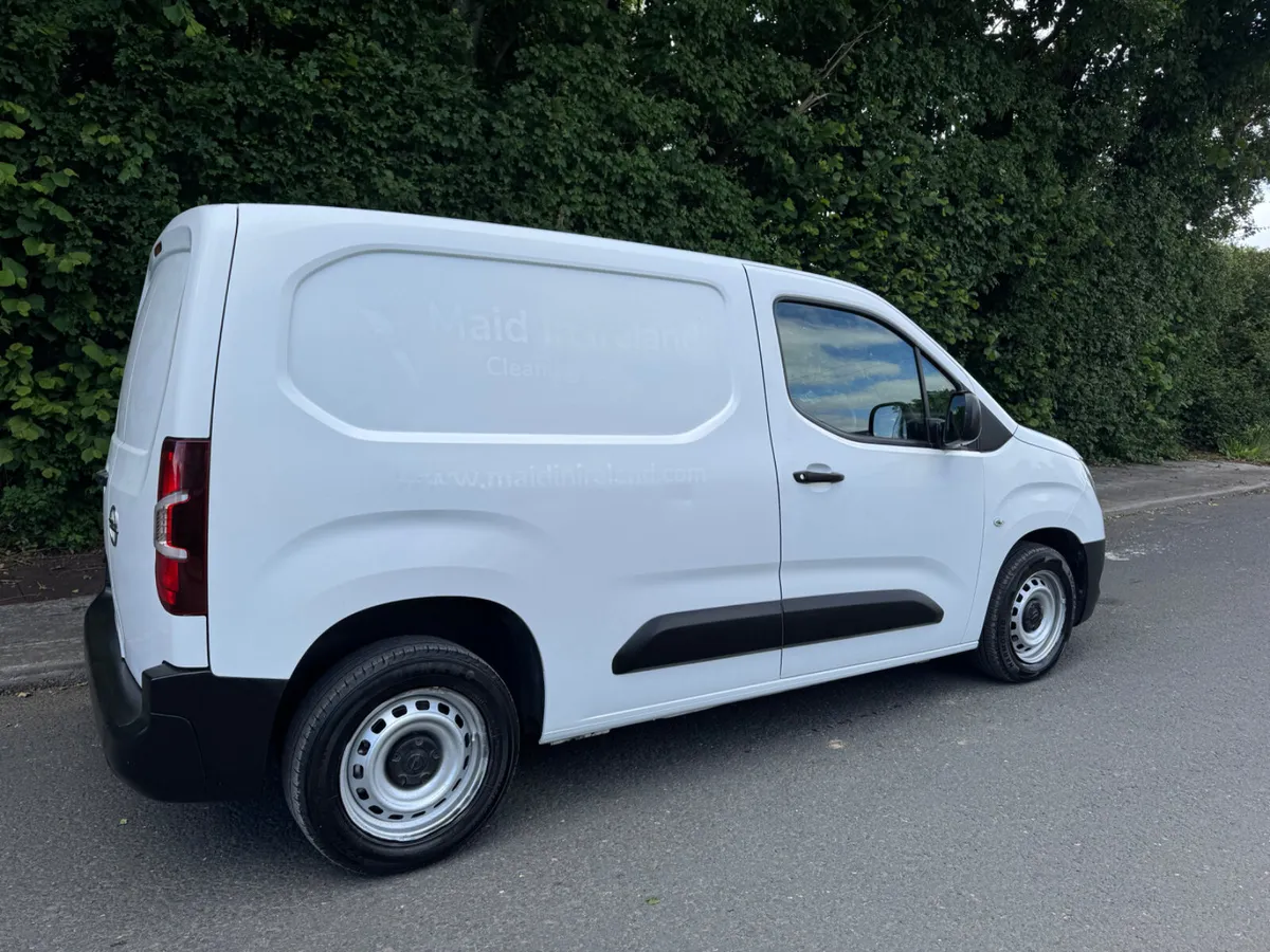 Opel Combo LOW MILEAGE 3 seats - Image 3