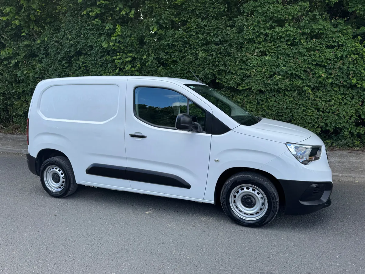 Opel Combo LOW MILEAGE 3 seats - Image 2