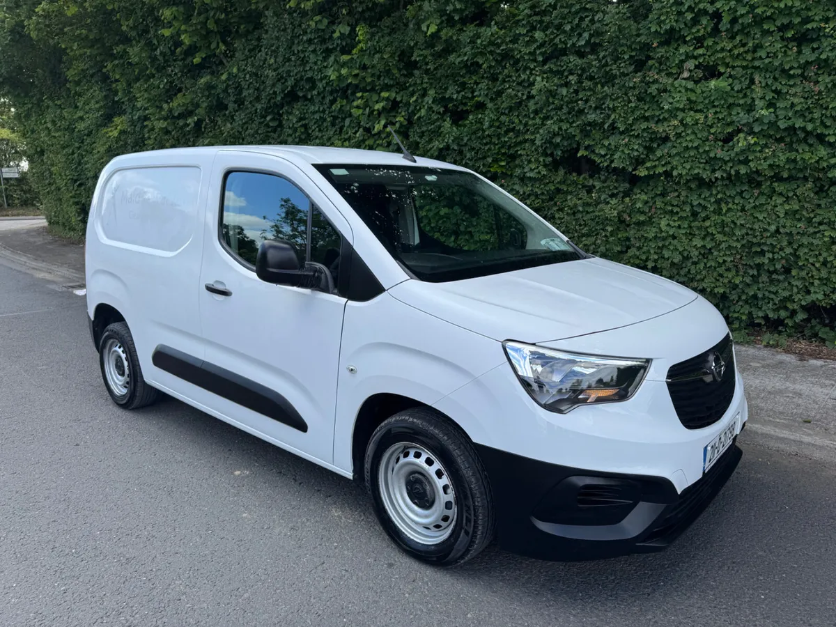 Opel Combo LOW MILEAGE 3 seats - Image 1