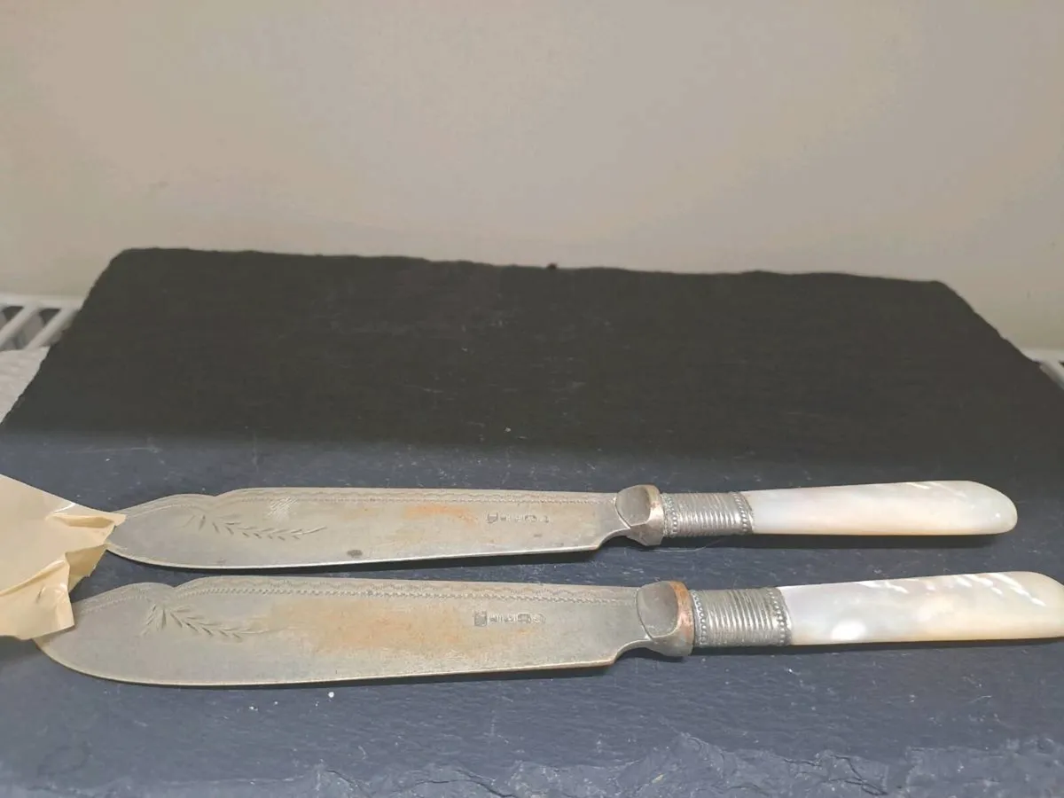 Antique Mother of Pearl fish knives - Image 3