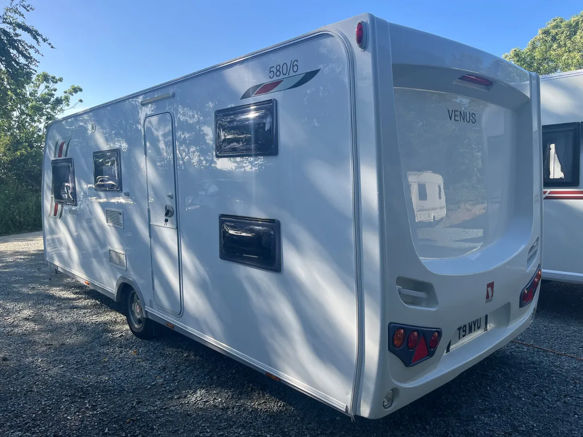 LunarVenus 580/6 – 6 Berth Family Caravan - Image 1