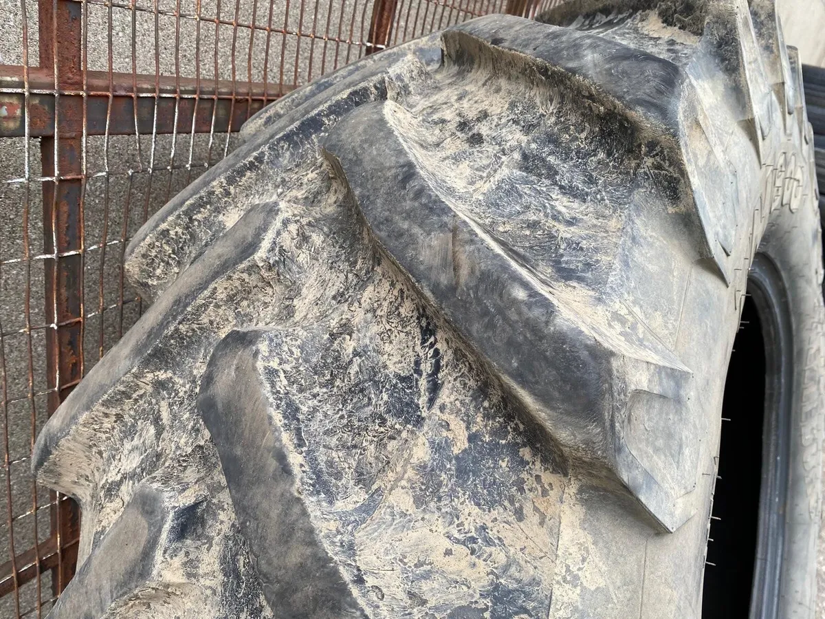 TRACTOR TYRE 540/65R28 TRELLEBORG TM800 RADIAL 80% - Image 3