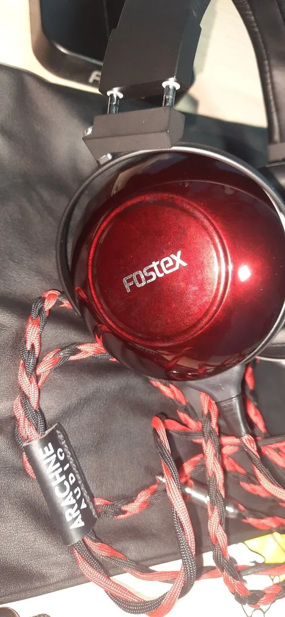 Fostex TH900 mk2 with Arachne AudioCable and Stand - Image 3