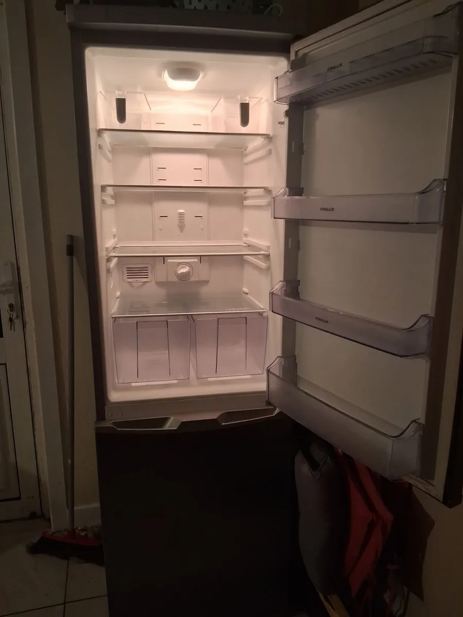Finlux frost free fridge freezer - Image 3