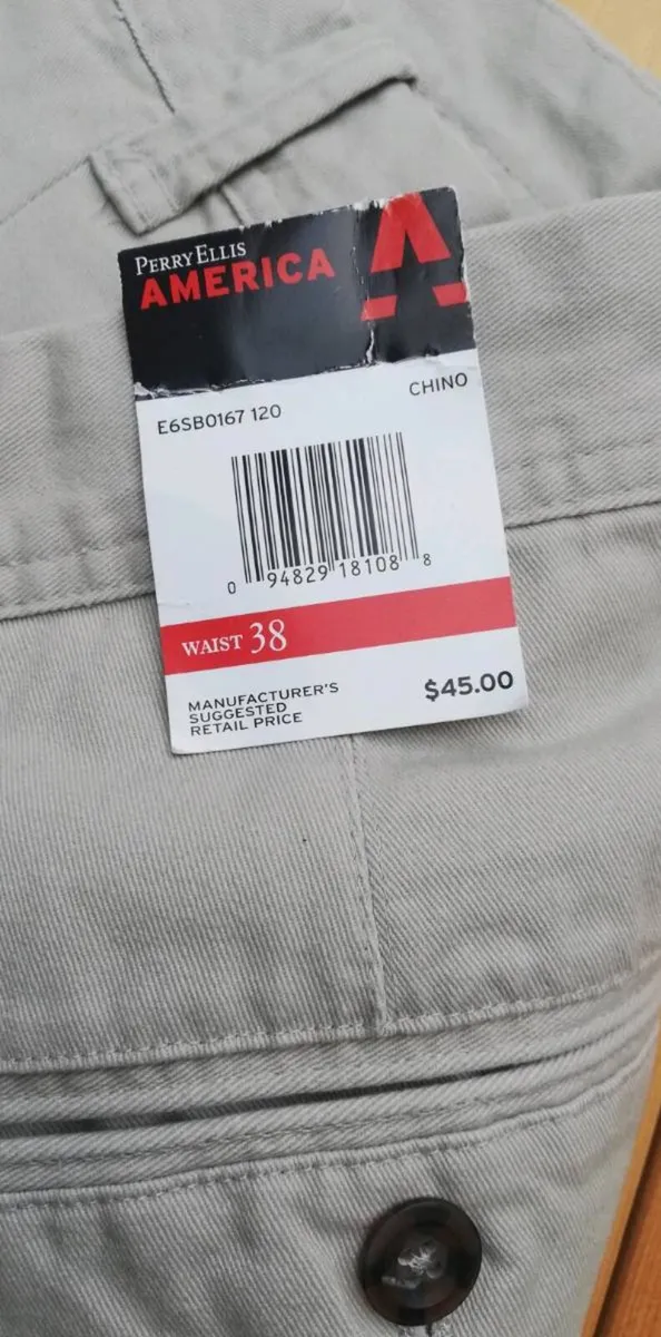 New Men's Perry Ellis America chino shorts W38 - Image 3