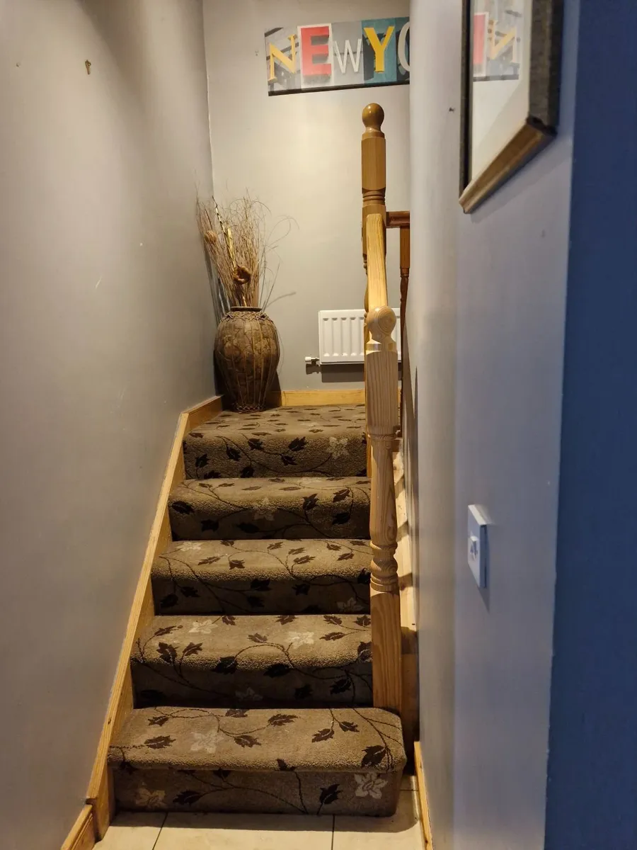 Double room to let 150 a week deposit one month - Image 2