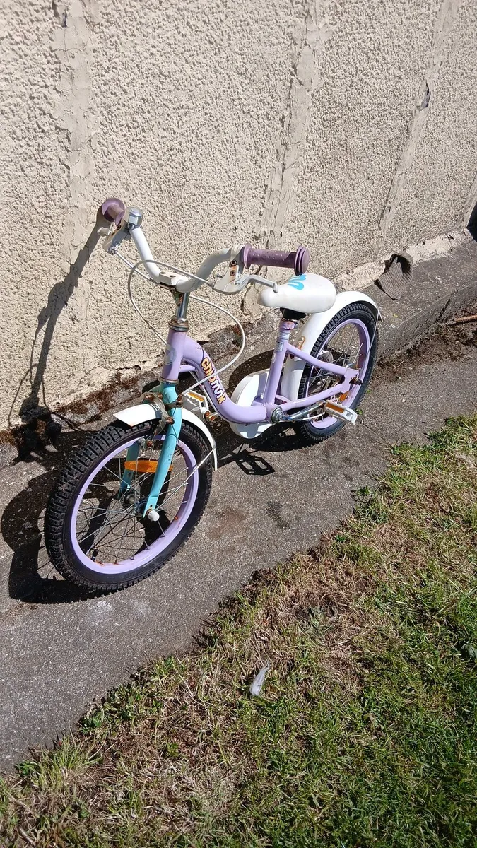 Girls bike ages 4 to 7 - Image 3