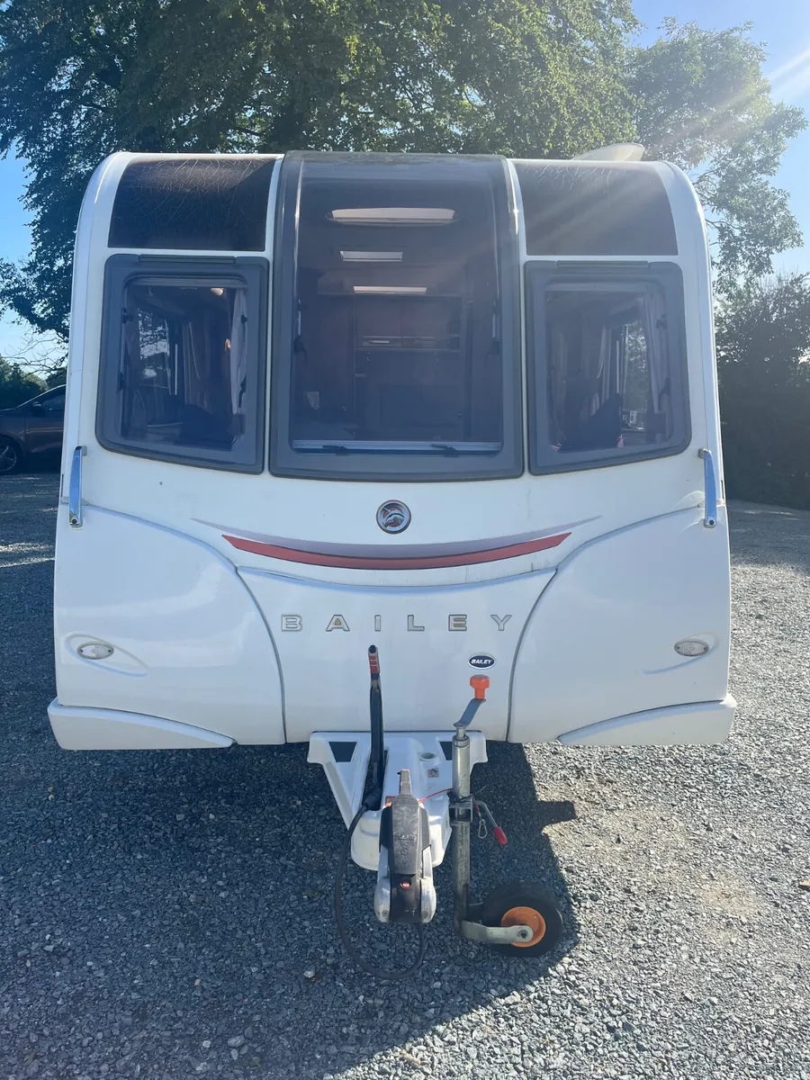 Bailey Unicorn Valencia 4-Berth Caravan - Image 2