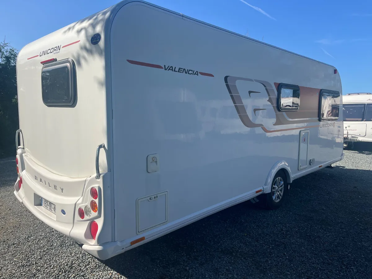 Bailey Unicorn Valencia 4-Berth Caravan - Image 4