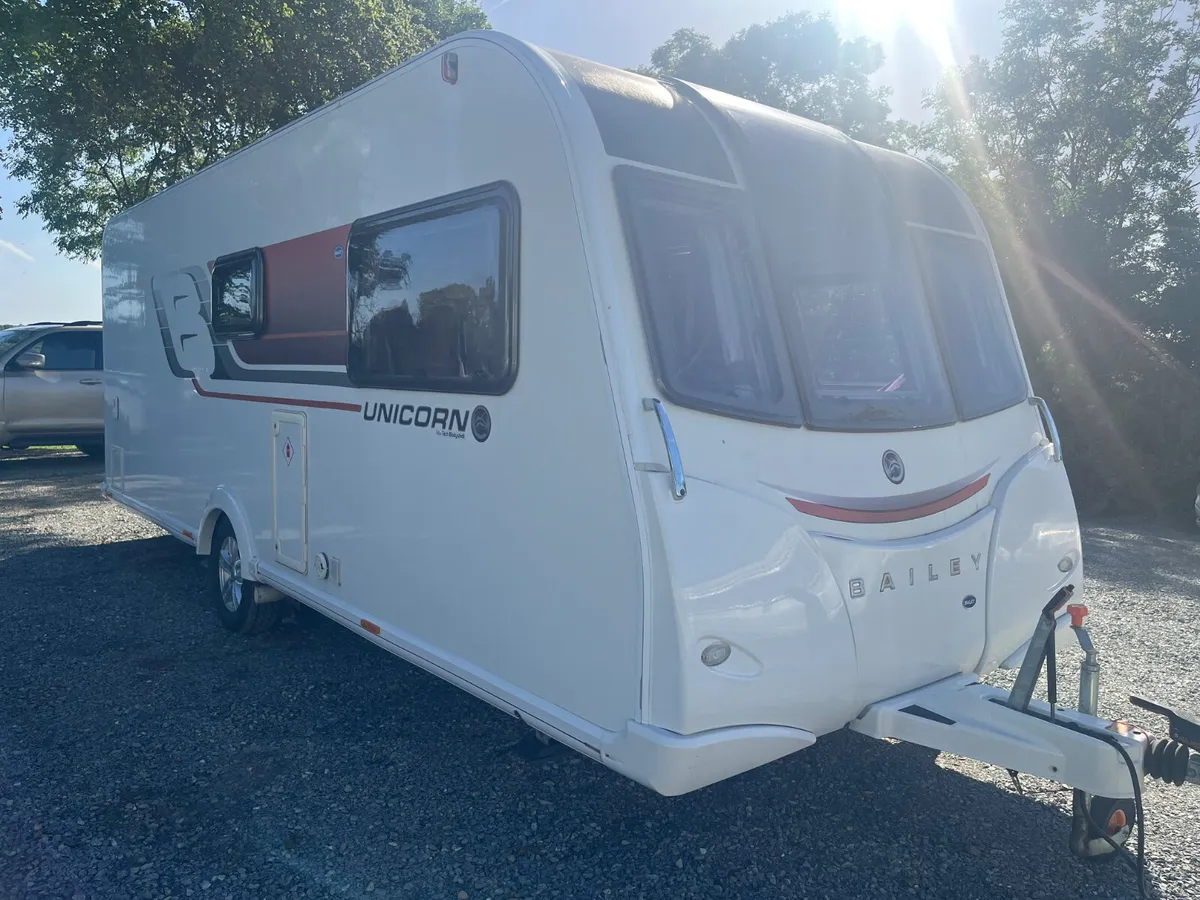 Bailey Unicorn Valencia 4-Berth Caravan - Image 3