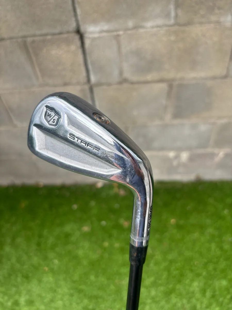 Wilson Staff 24 degree Hybrid KBS X Shaft - Image 1