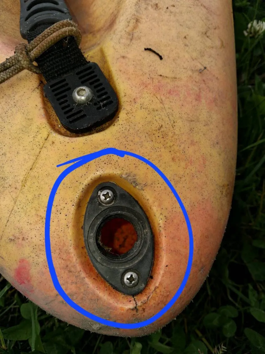 Single sit on kayak - Image 3