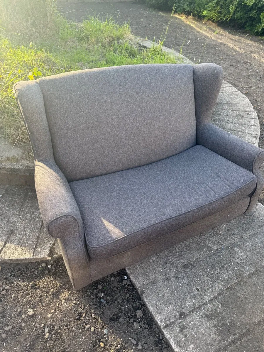 2 seater couch - Image 1