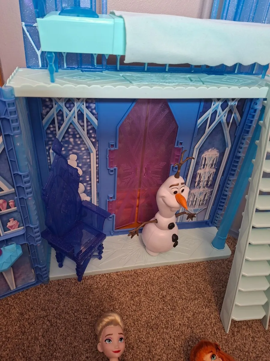 Disney Frozen  Castle, Olaf & 2 dolls - Image 3