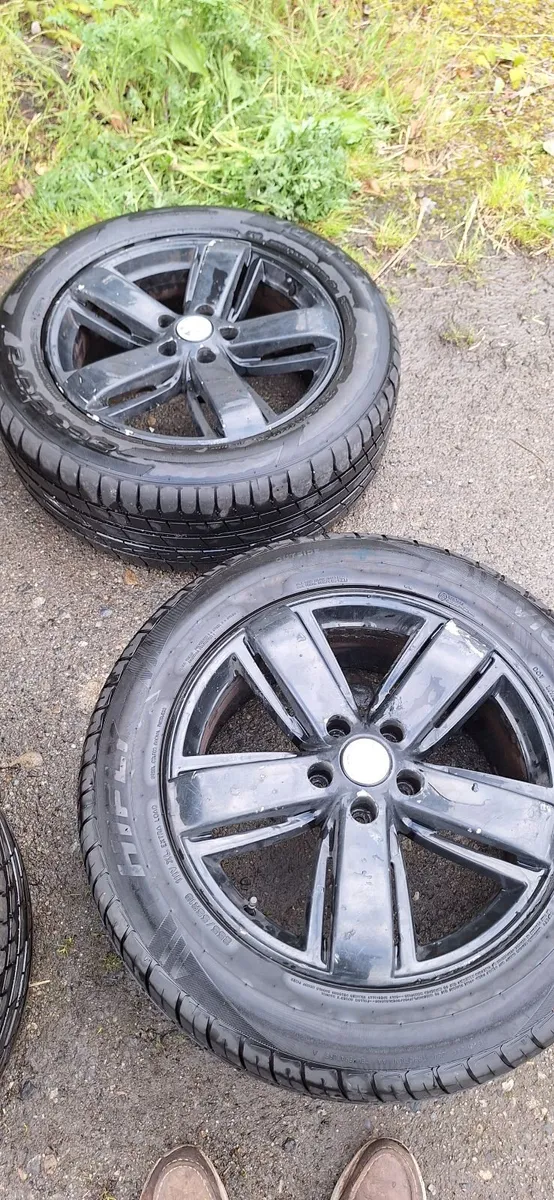 Alloy wheel vw amarok - Image 1