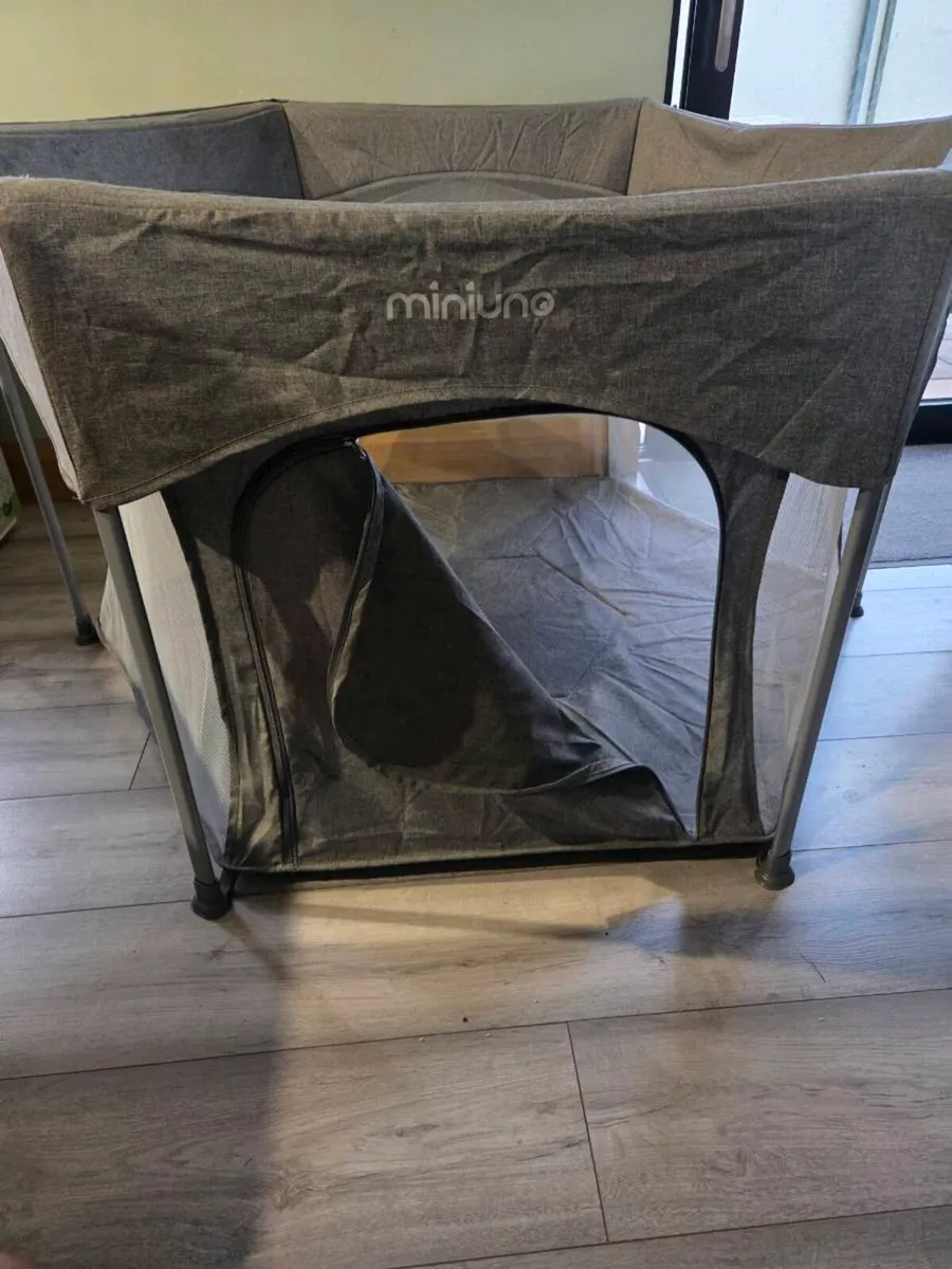 Miniuno Hexipen Folding Playpen - Image 2