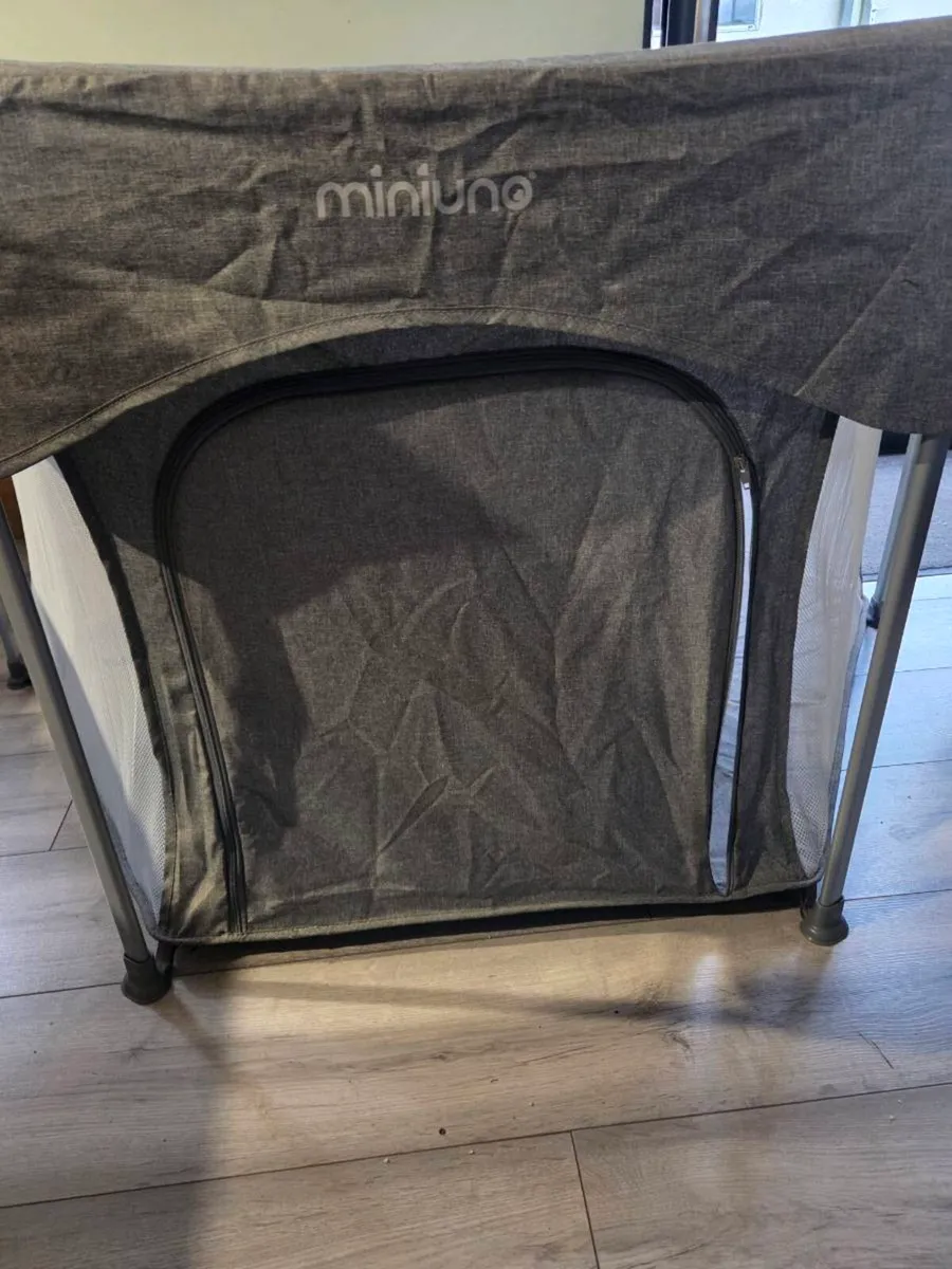 Miniuno Hexipen Folding Playpen - Image 3