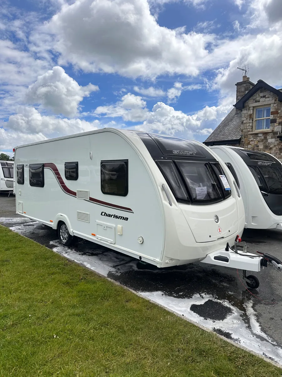 ✨STUNNING SWIFT CHARISMA 4 BERTH FIXED ISLAND BED✨ - Image 1