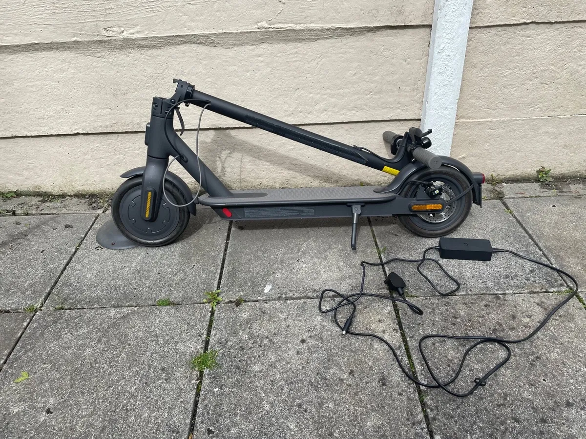 Xiaomi mi 1S Electric scooter-excellent condition - Image 4