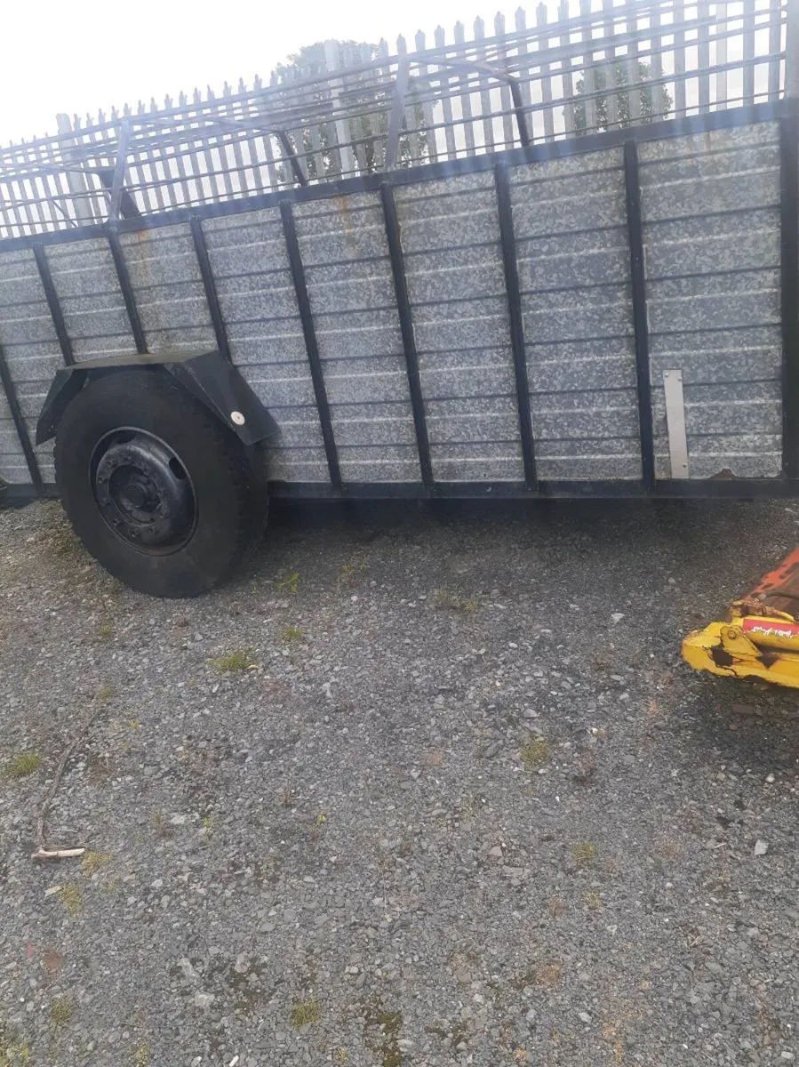 Trailer - Image 1