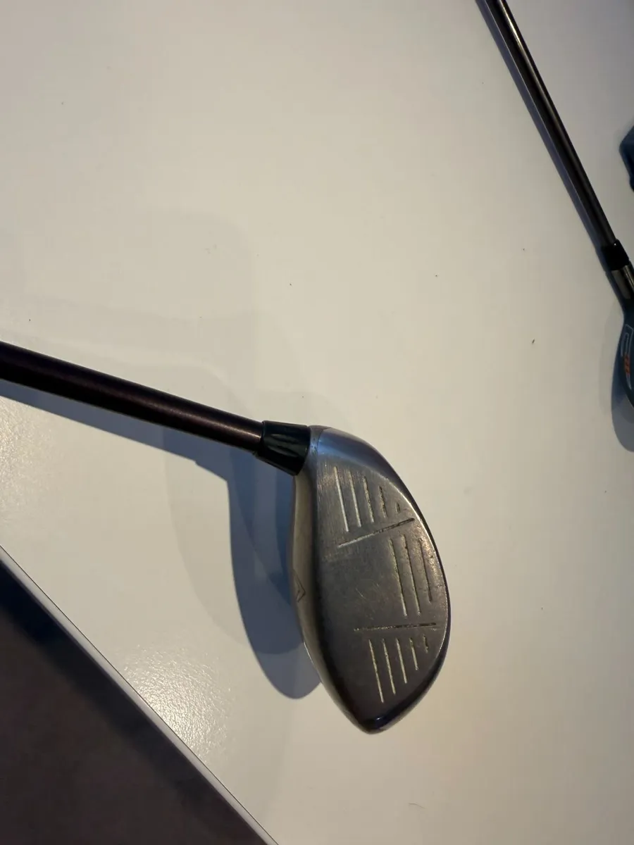 A set of golf clubs - Image 2