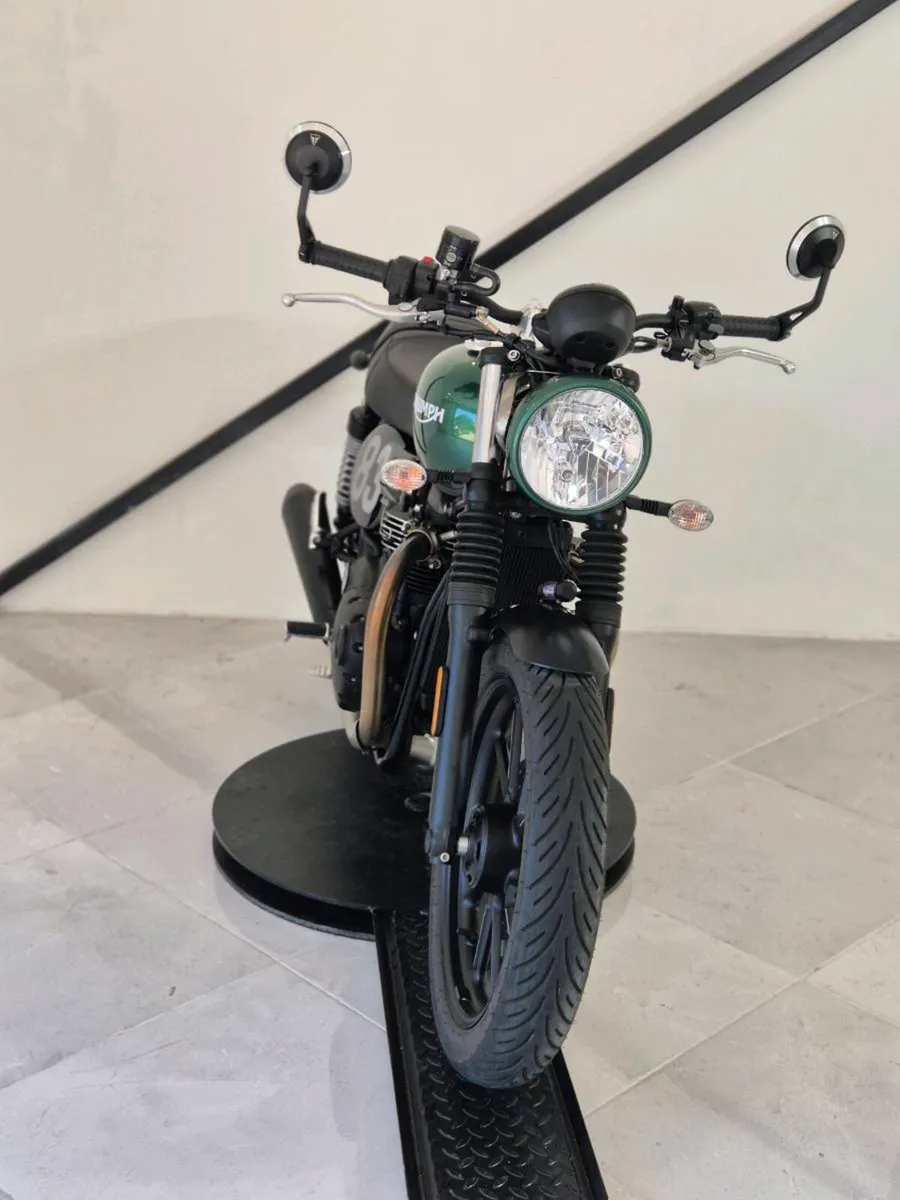 2025 Triumph speed twin 900.. - Image 2