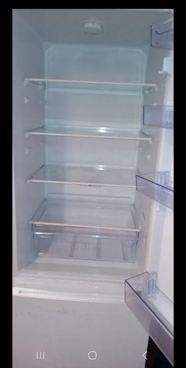 Beko fridge freezer - Image 4