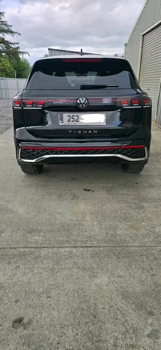 252 VW TIGUAN R-LINE - Image 4