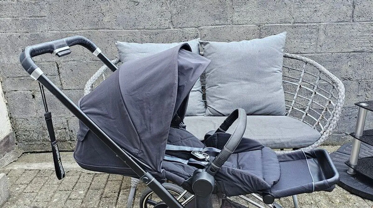 Cybex e-Priam Pushchair with matching footmuff - Image 3