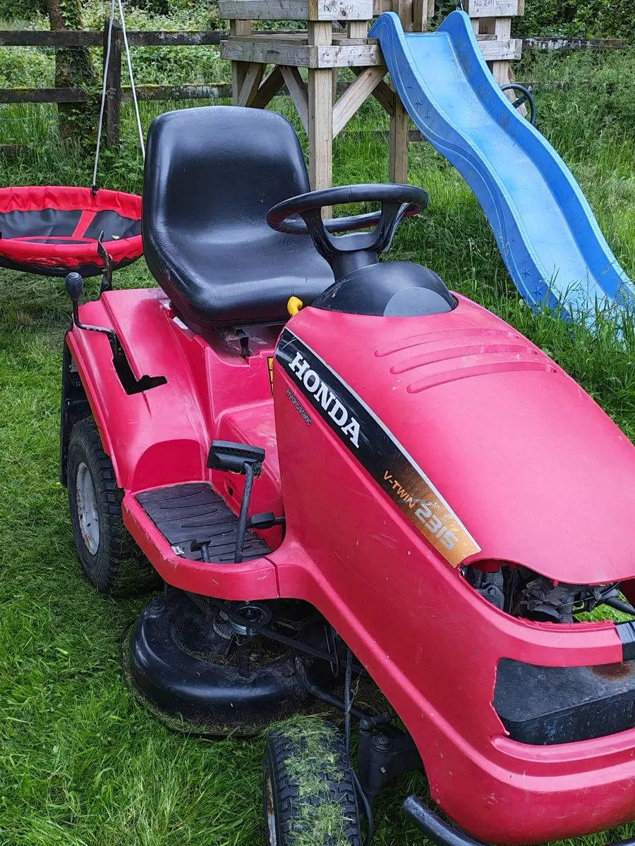 Honda Ride on mower - Image 1