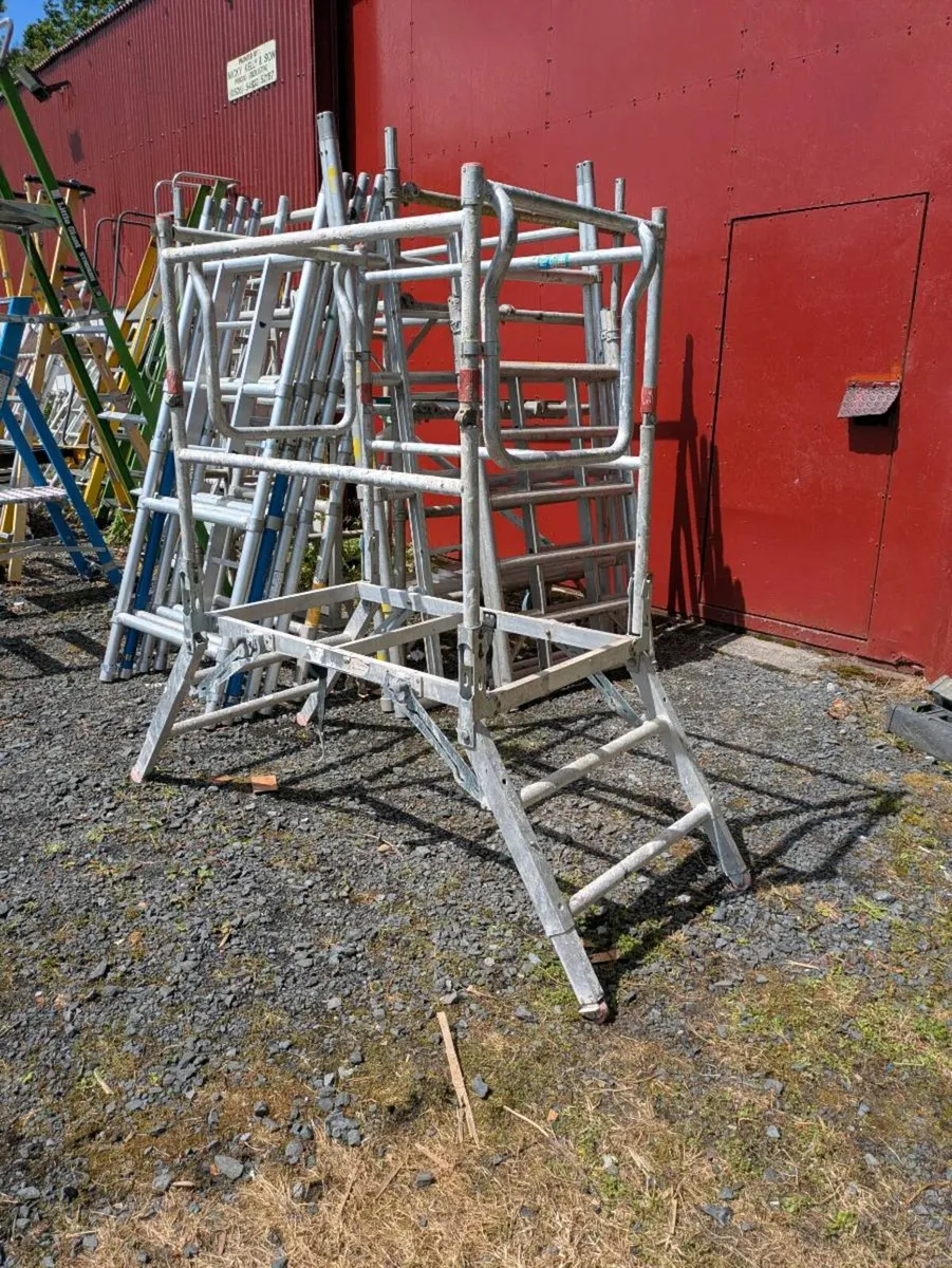 Scaffolding tower - Image 1