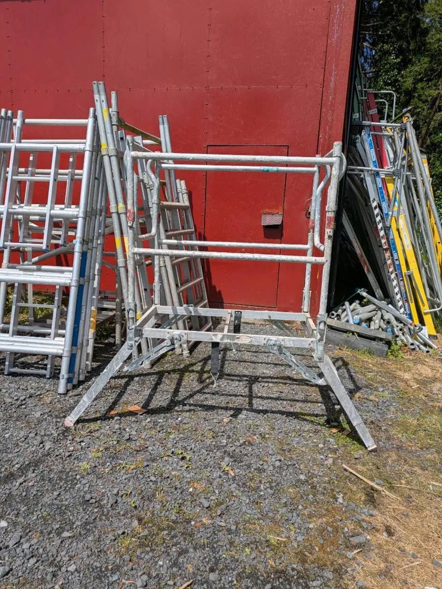 Scaffolding tower - Image 2