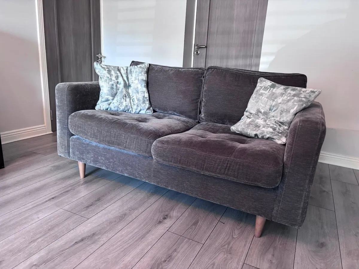 2 & 3 seater sofa Furniture - Great condition - Image 3