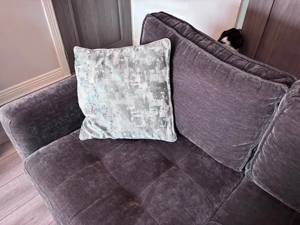 2 & 3 seater sofa Furniture - Great condition - Image 4