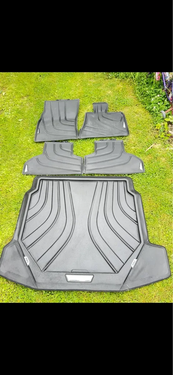 BMW x5 f15 oem rubber foor mats and boot liner - Image 1