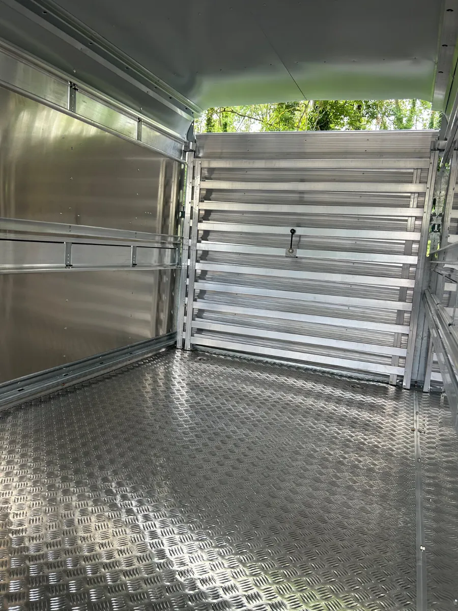 New Ifor Williams 12ft Ta510 Livestock Trailer - Image 4